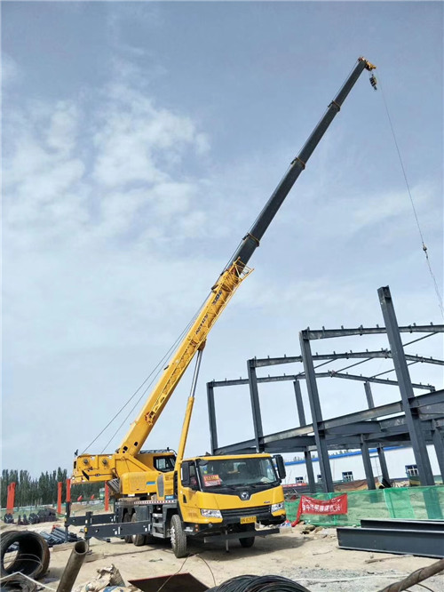 青州市超高层建筑钢结构吊装案例